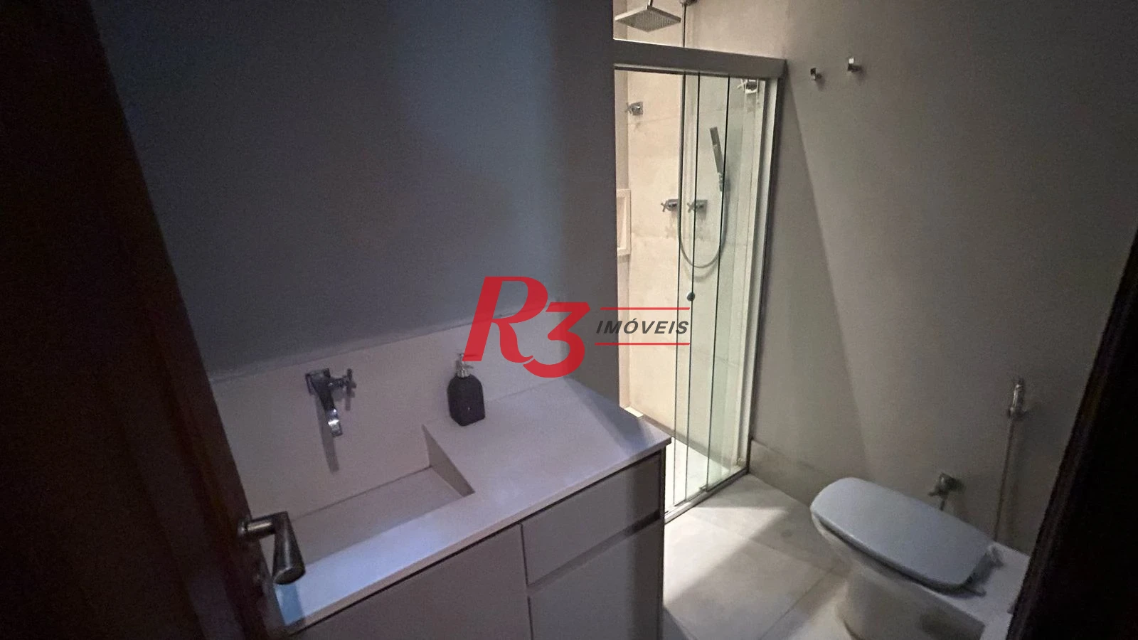Sobrado com 3 dormitórios à venda, 96 m² por R$ 780.000,00 - Gonzaga - Santos/SP