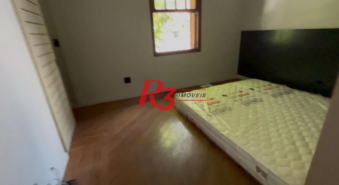 Sobrado com 3 dormitórios à venda, 96 m² por R$ 780.000,00 - Gonzaga - Santos/SP