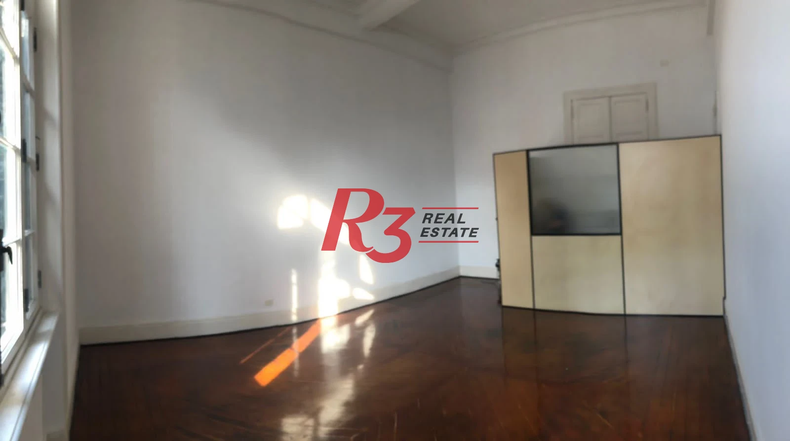 Sala comercial no centro historico de  Santos