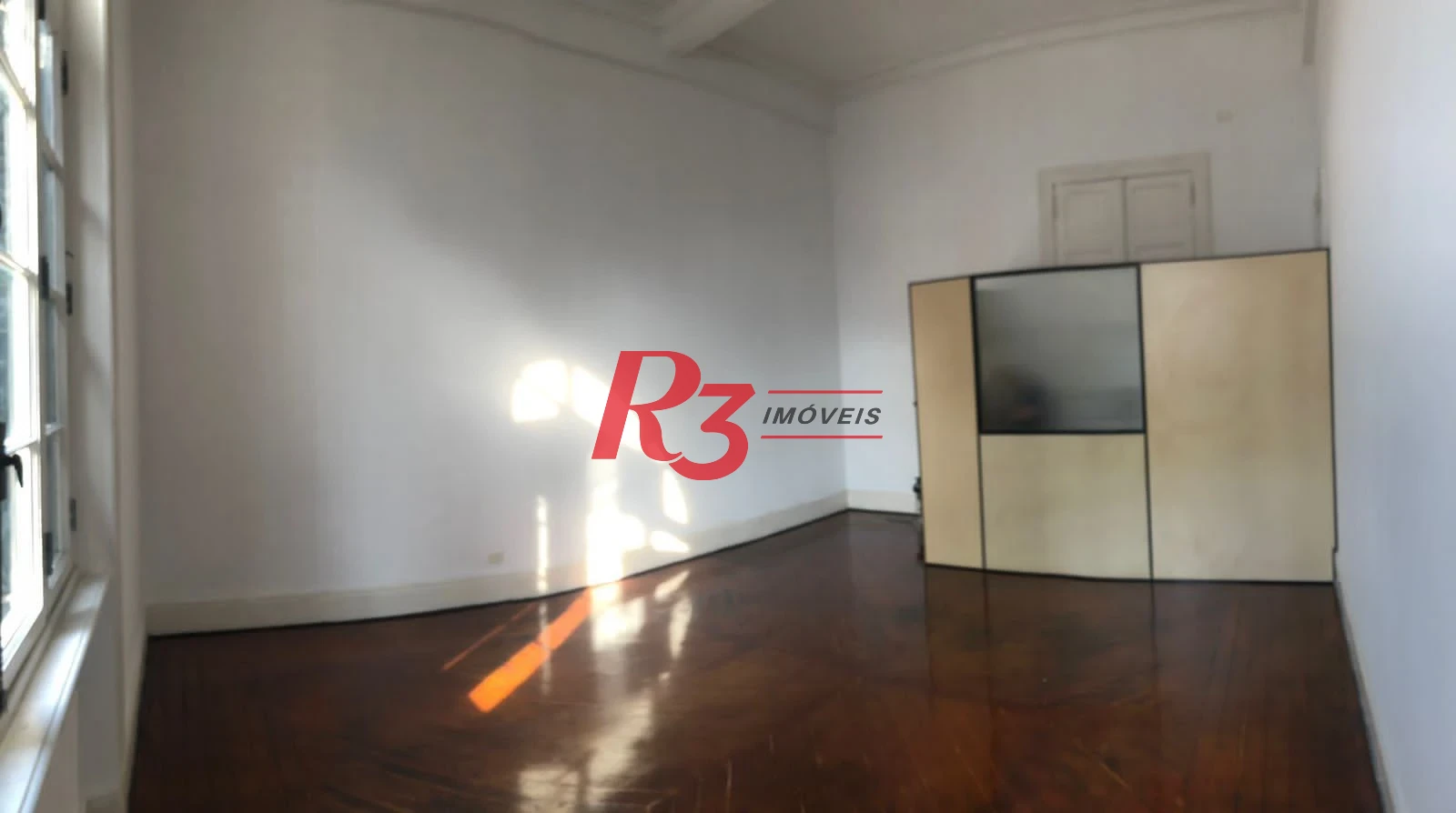 Sala comercial no centro historico de  Santos