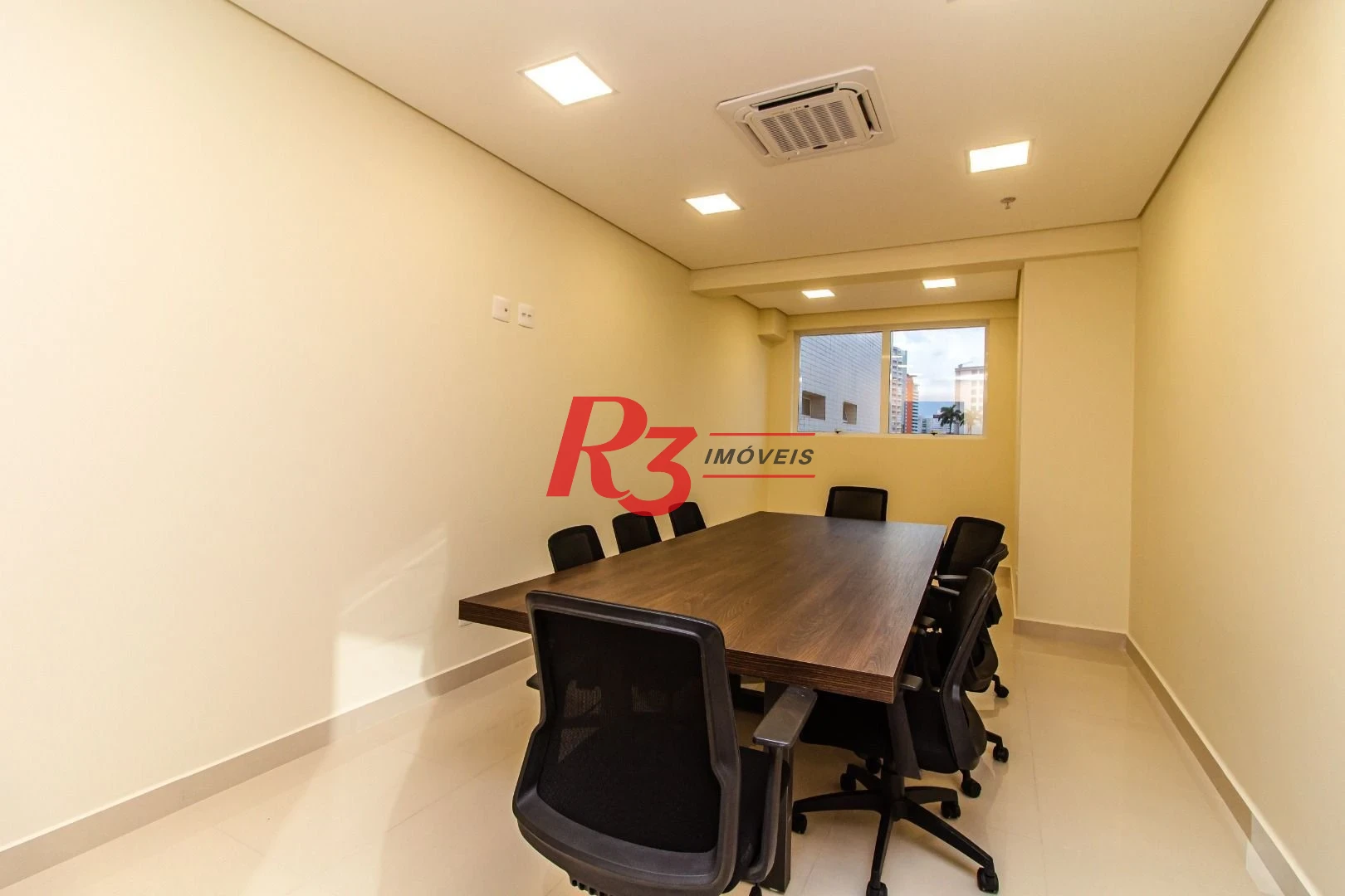 Excelente sala comercial para locação Avenida Ana Costa.