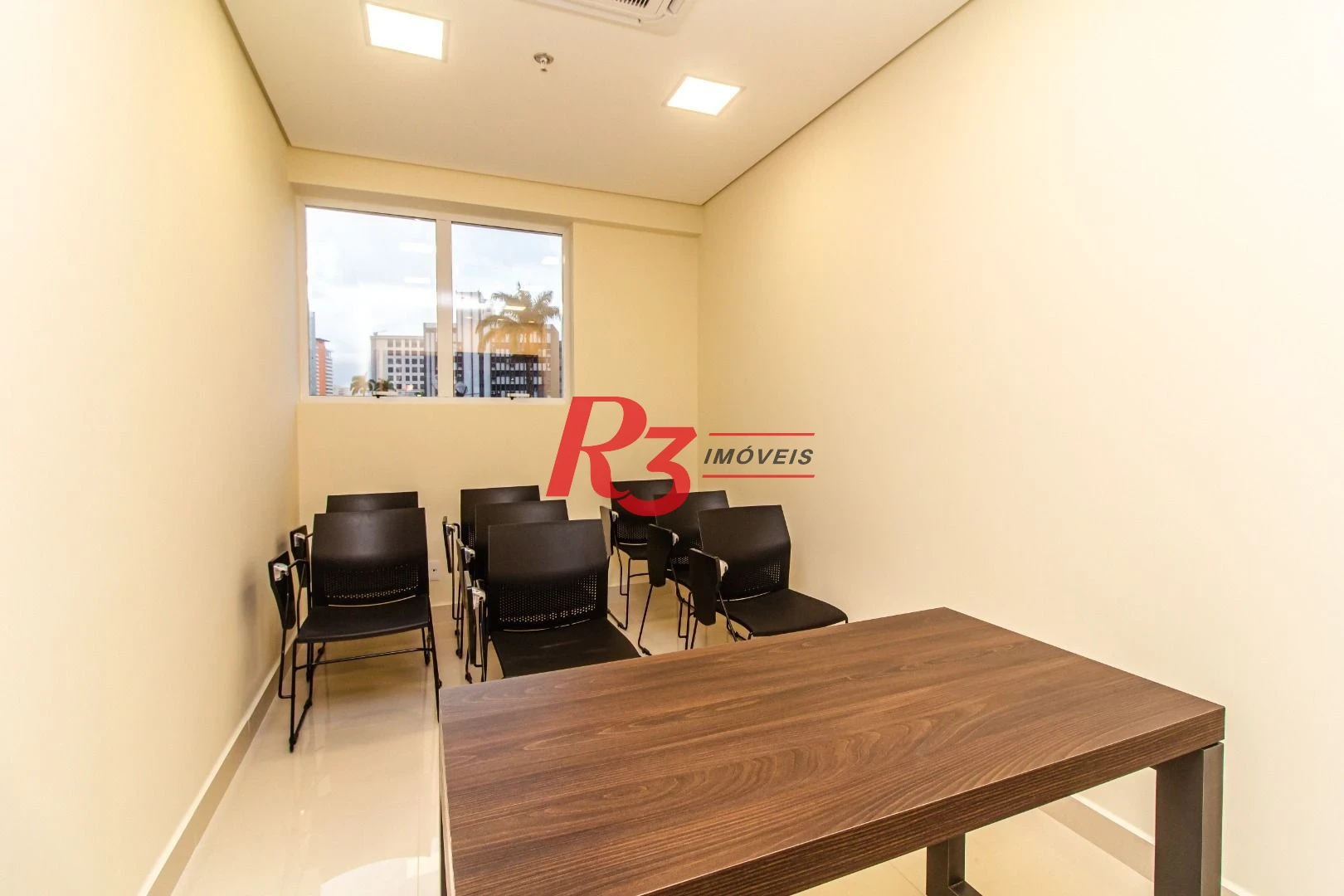 Excelente sala comercial para locação Avenida Ana Costa.