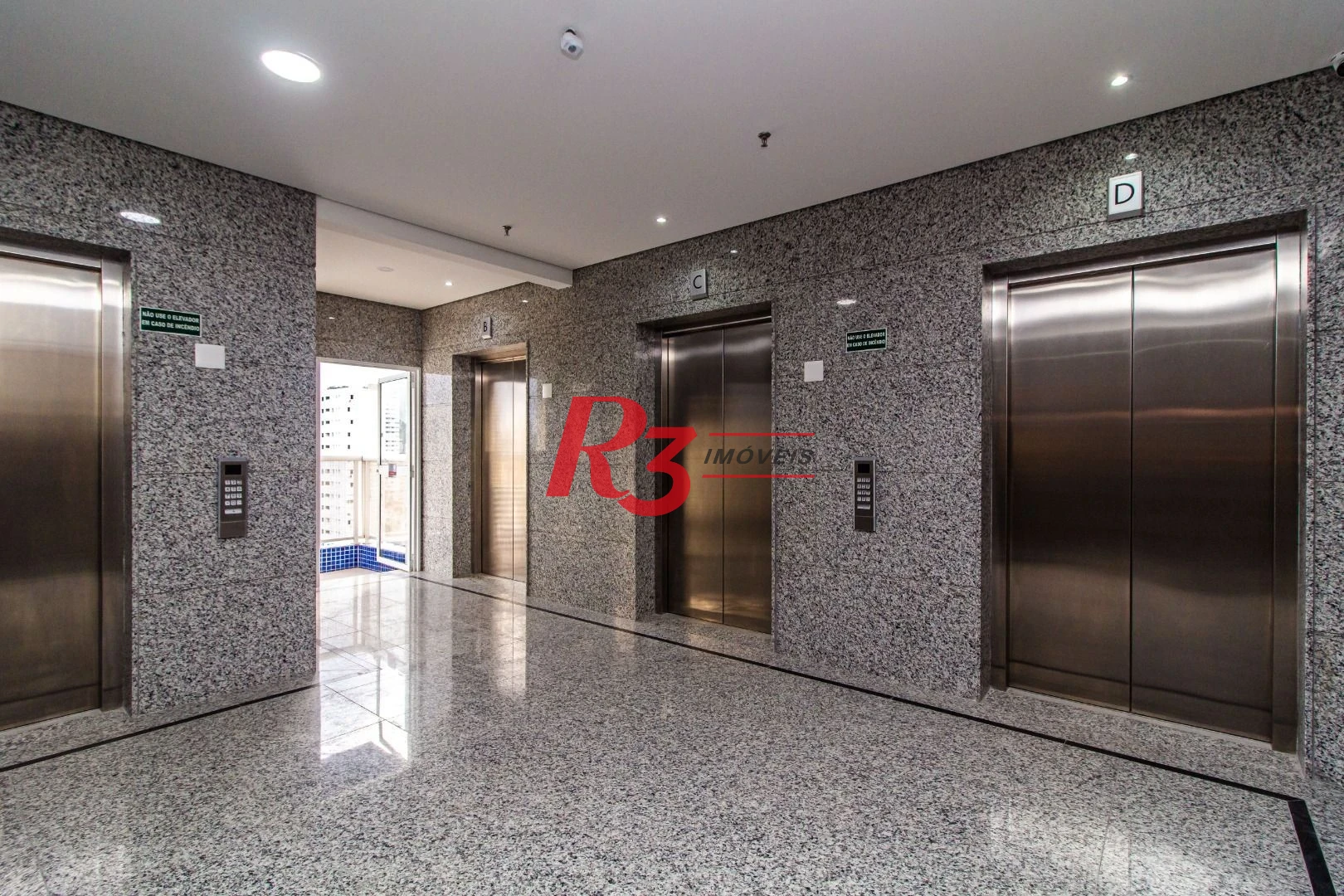 Excelente sala comercial para locação Avenida Ana Costa.