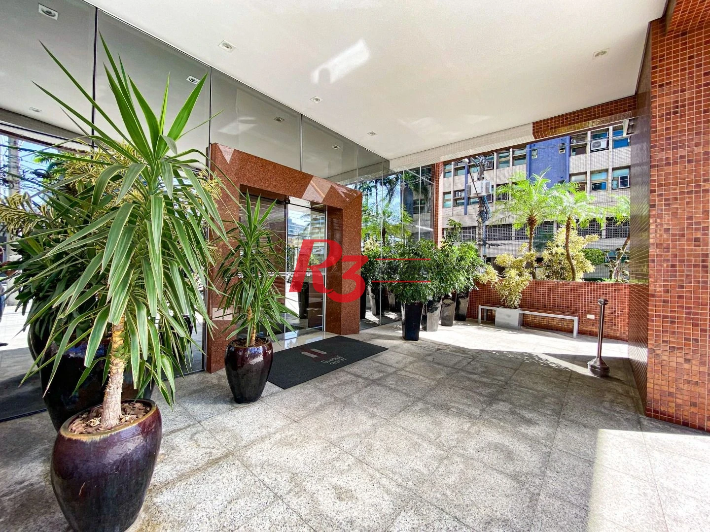 Excelente sala comercial para locação Avenida Ana Costa.