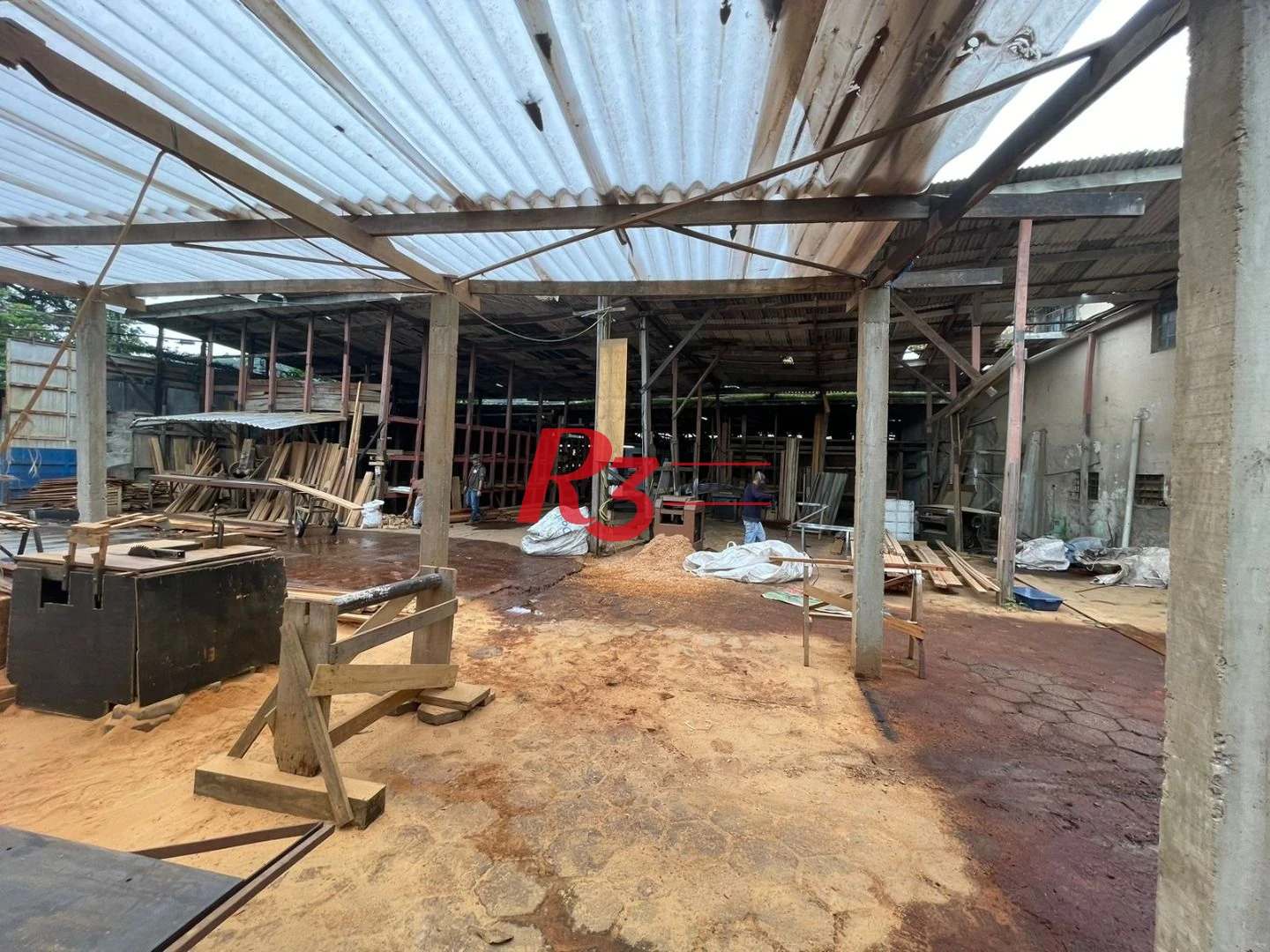Galpão Comercial pra  alugar de 1497,11m² bairro Chico de Paula em Santos