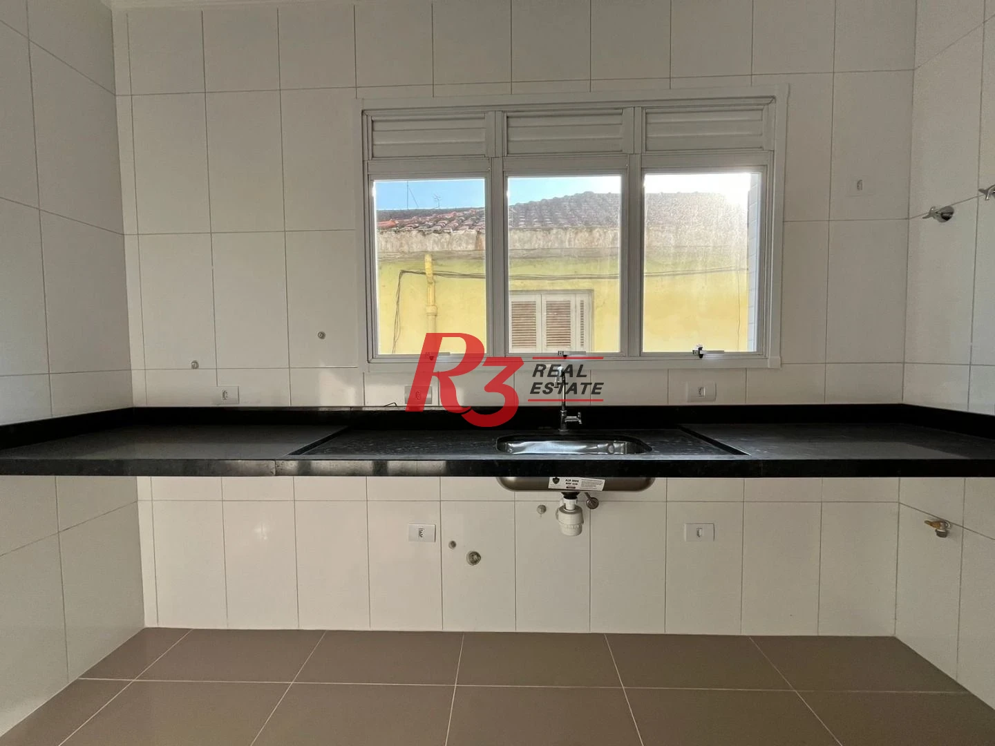 Village com 2 dormitórios à venda, 103 m² por R$ 680.000,00 - Marapé - Santos/SP