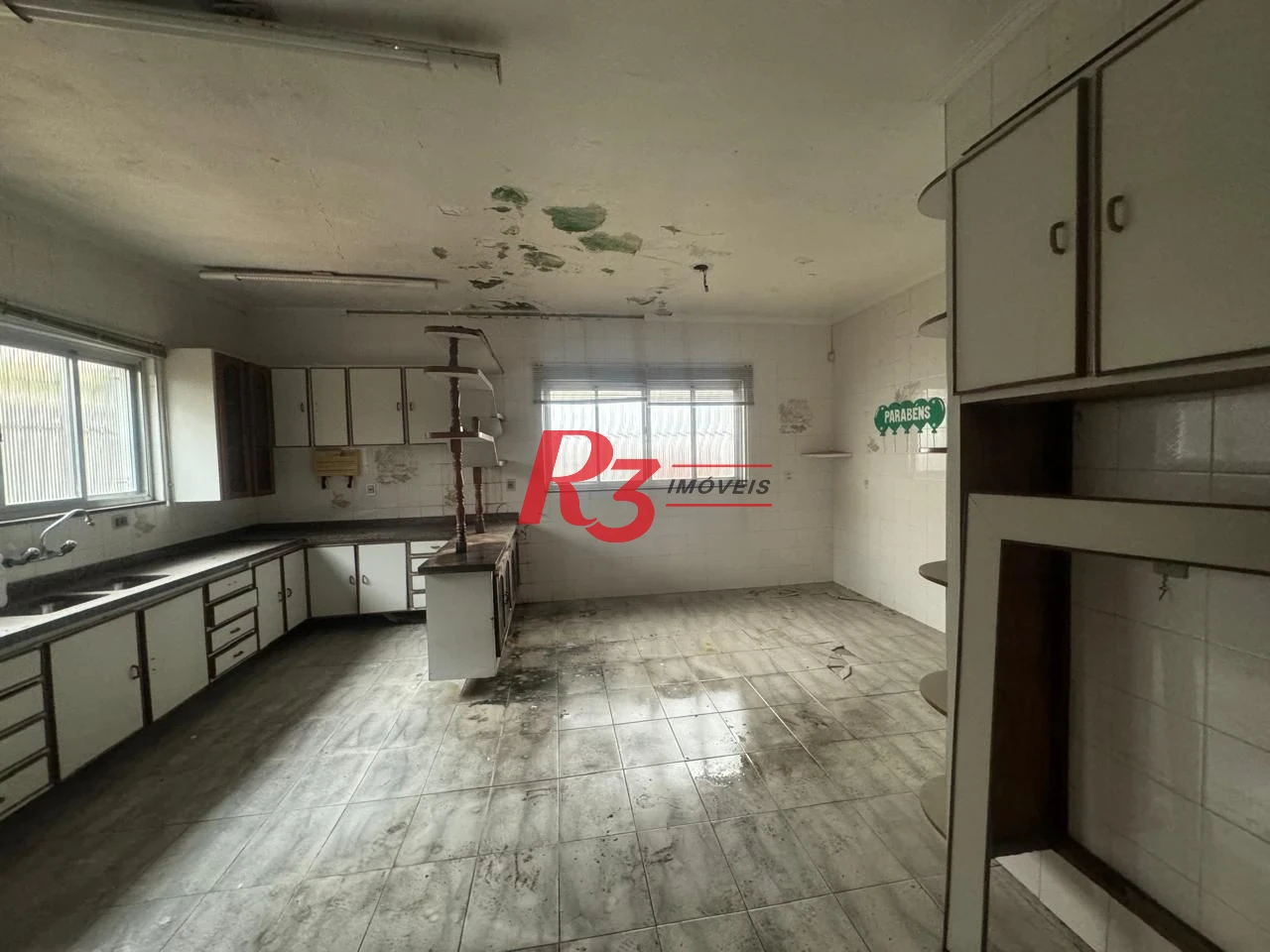 Casa com 3 dormitórios para alugar, 337 m² por R$ 18.297,00/mês - Aparecida - Santos/SP