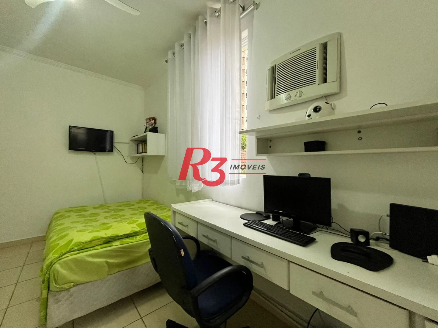 Casa Sobreposta Alta, Duplex, com 3 dormitórios 3 suites, piscina e churraqueira, 3 vagas  380 m² ,