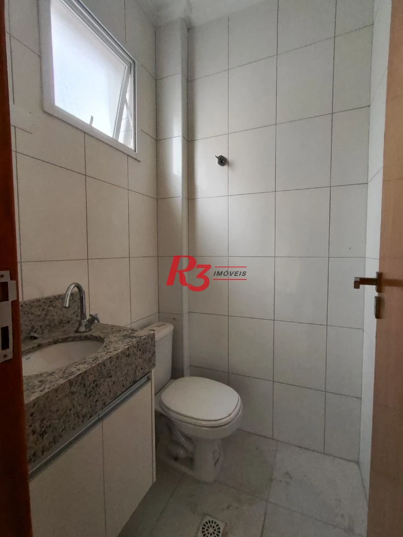 SOBREPOSTA ALTA DE FRENTE SACADA com 3 SUÍTES, VARANDA GOURMET COBERTA E DESCOBERTA, 2 VAGAS à venda, 148 m² por R$ 950.000  Ponta da Praia Santos SP