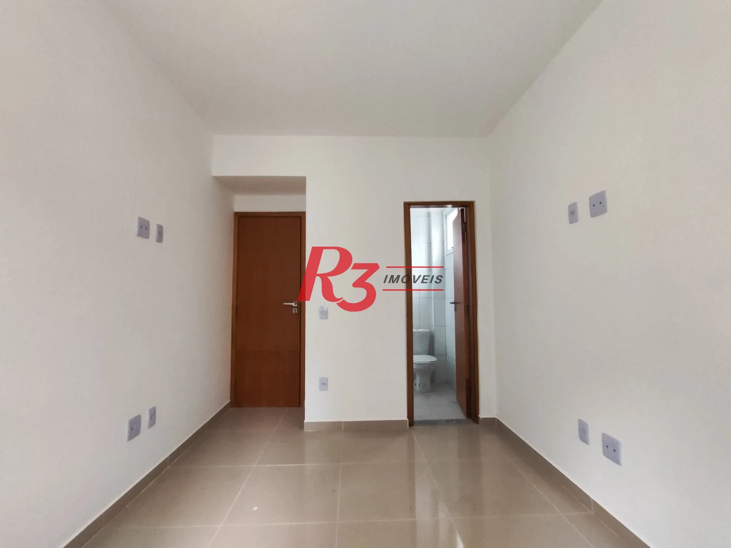 SOBREPOSTA ALTA DE FRENTE SACADA com 3 SUÍTES, VARANDA GOURMET COBERTA E DESCOBERTA, 2 VAGAS à venda, 148 m² por R$ 950.000  Ponta da Praia Santos SP