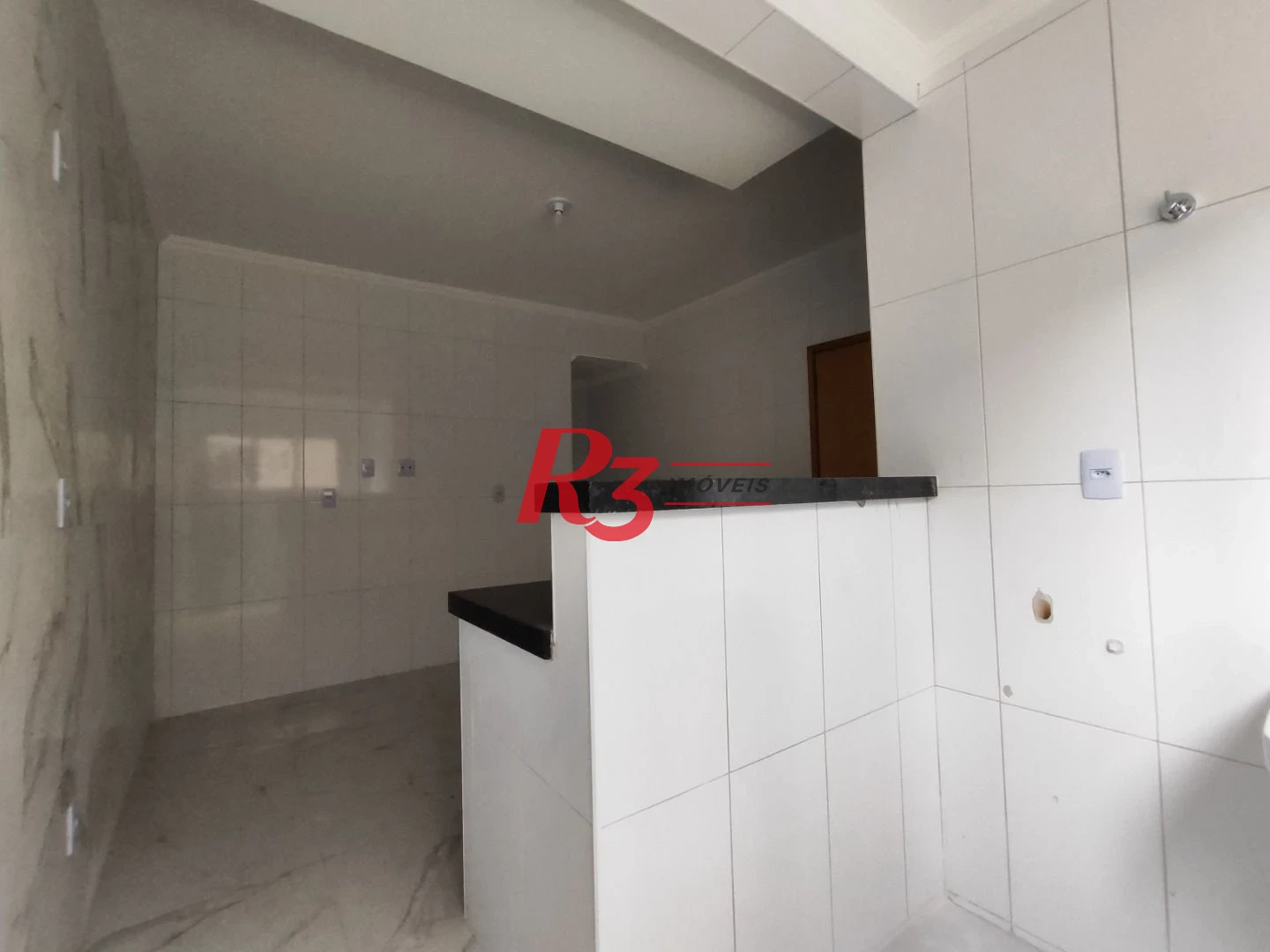 SOBREPOSTA ALTA DE FRENTE SACADA com 3 SUÍTES, VARANDA GOURMET COBERTA E DESCOBERTA, 2 VAGAS à venda, 148 m² por R$ 950.000  Ponta da Praia Santos SP