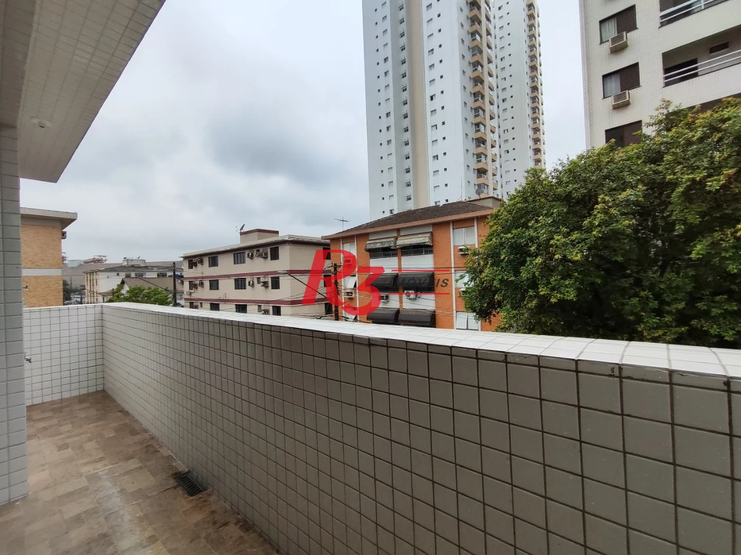 SOBREPOSTA ALTA DE FRENTE SACADA com 3 SUÍTES, VARANDA GOURMET COBERTA E DESCOBERTA, 2 VAGAS à venda, 148 m² por R$ 950.000  Ponta da Praia Santos SP