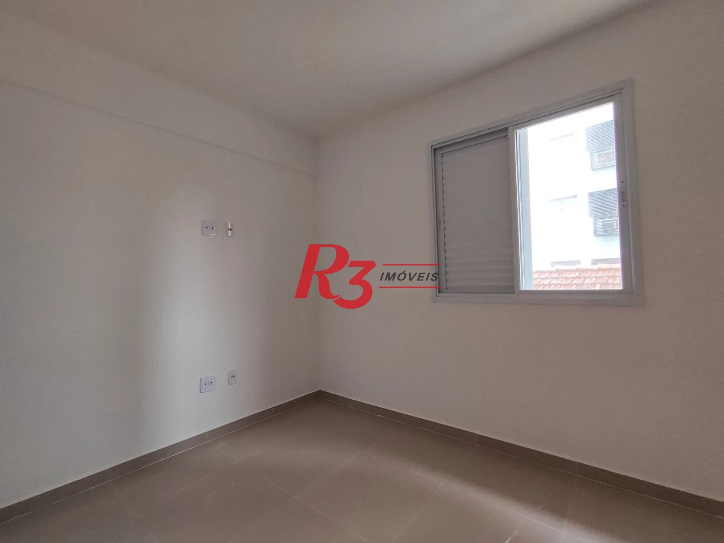SOBREPOSTA ALTA DE FRENTE SACADA com 3 SUÍTES, VARANDA GOURMET COBERTA E DESCOBERTA, 2 VAGAS à venda, 148 m² por R$ 950.000  Ponta da Praia Santos SP