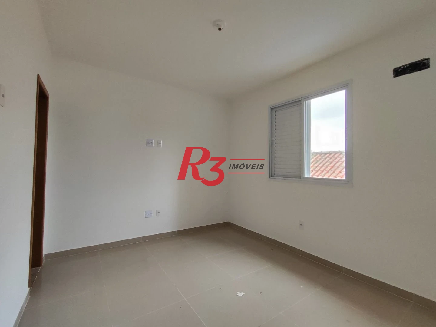SOBREPOSTA ALTA DE FRENTE SACADA com 3 SUÍTES, VARANDA GOURMET COBERTA E DESCOBERTA, 2 VAGAS à venda, 148 m² por R$ 950.000  Ponta da Praia Santos SP