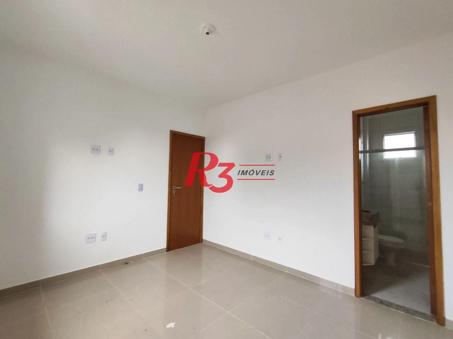 SOBREPOSTA ALTA DE FRENTE SACADA com 3 SUÍTES, VARANDA GOURMET COBERTA E DESCOBERTA, 2 VAGAS à venda, 148 m² por R$ 950.000  Ponta da Praia Santos SP
