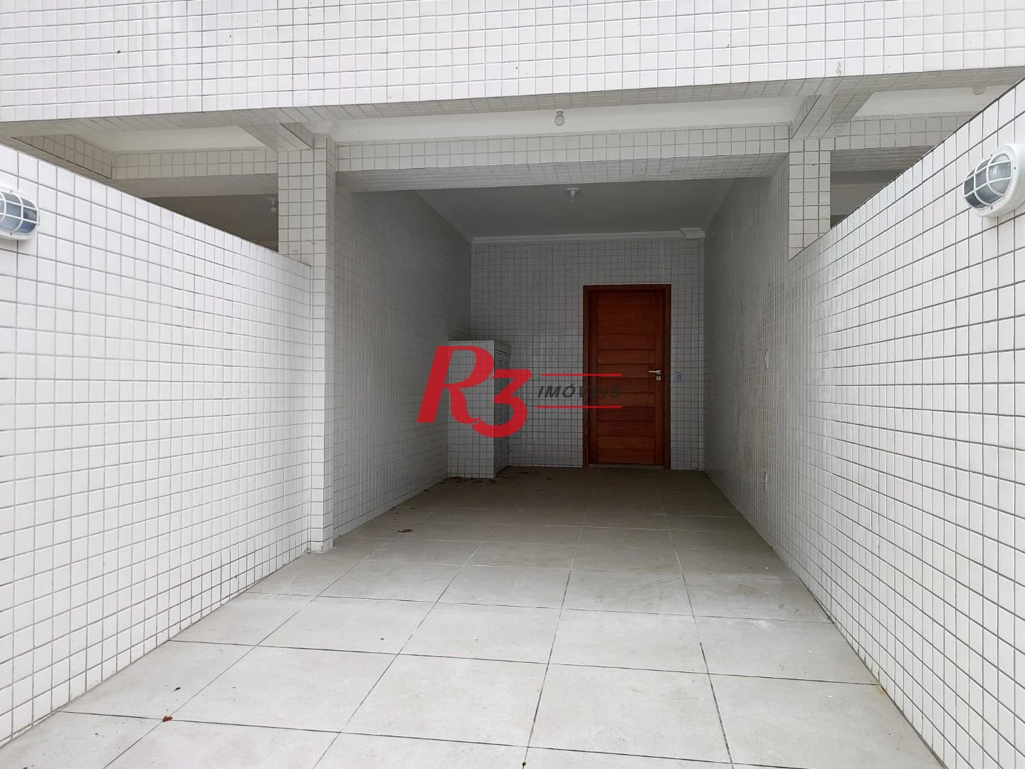 SOBREPOSTA ALTA DE FRENTE SACADA com 3 SUÍTES, VARANDA GOURMET COBERTA E DESCOBERTA, 2 VAGAS à venda, 148 m² por R$ 950.000  Ponta da Praia Santos SP