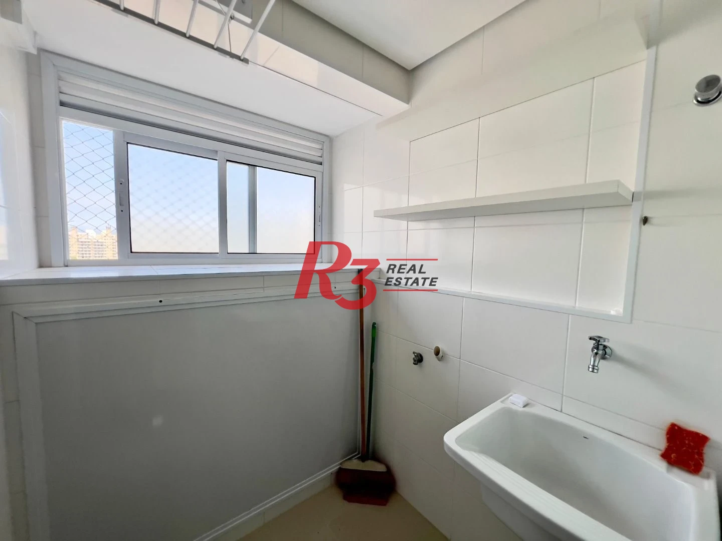Apartamento com 2 dormitórios para alugar, 68 m² por R$ 6.400,02/mês - Embaré - Santos/SP