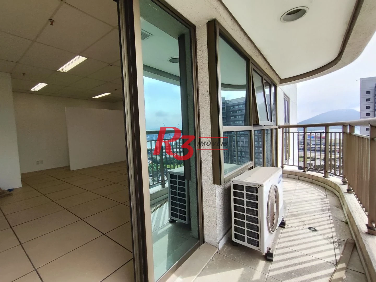 Sala à venda, 89 m² por R$320.000,00 - Valongo - Santos/SP