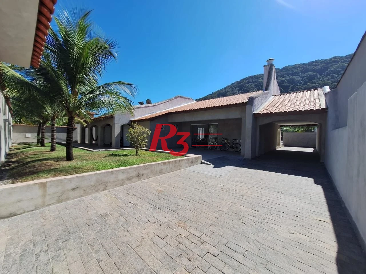 Casa com 4 dormitórios à venda, 360 m² por R$ 2.800.000,00 - Jardim Guaiuba - Guarujá/SP