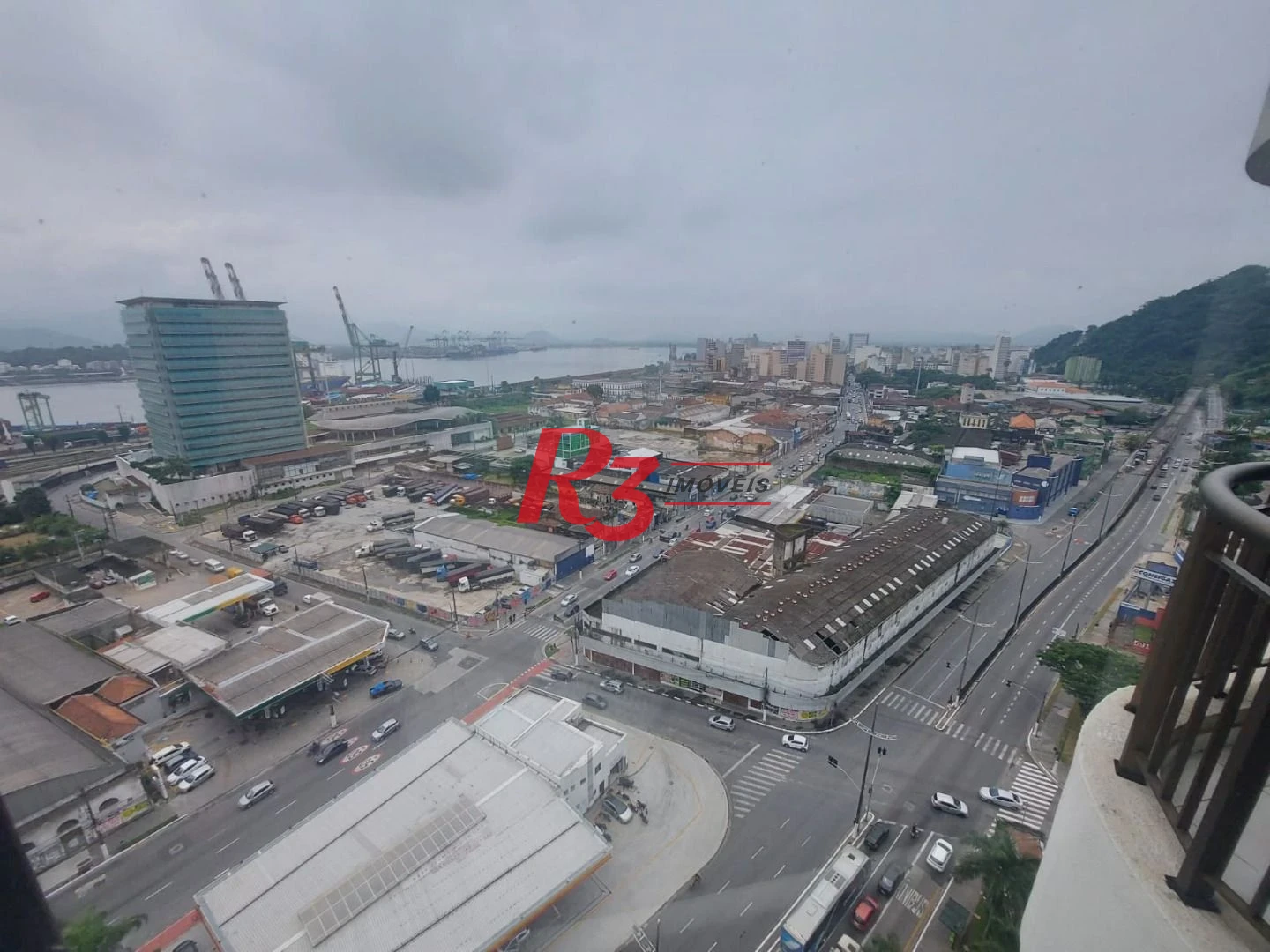 Sala à venda, 53 m² por R$ 370.000,00 - Valongo - Santos/SP