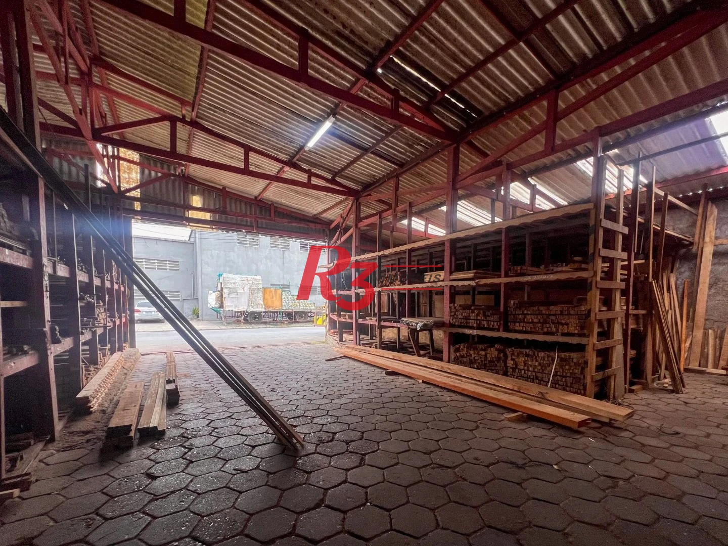 Galpão para alugar, 1700 m² por R$ 40.000,00/mês - Chico de Paula - Santos/SP