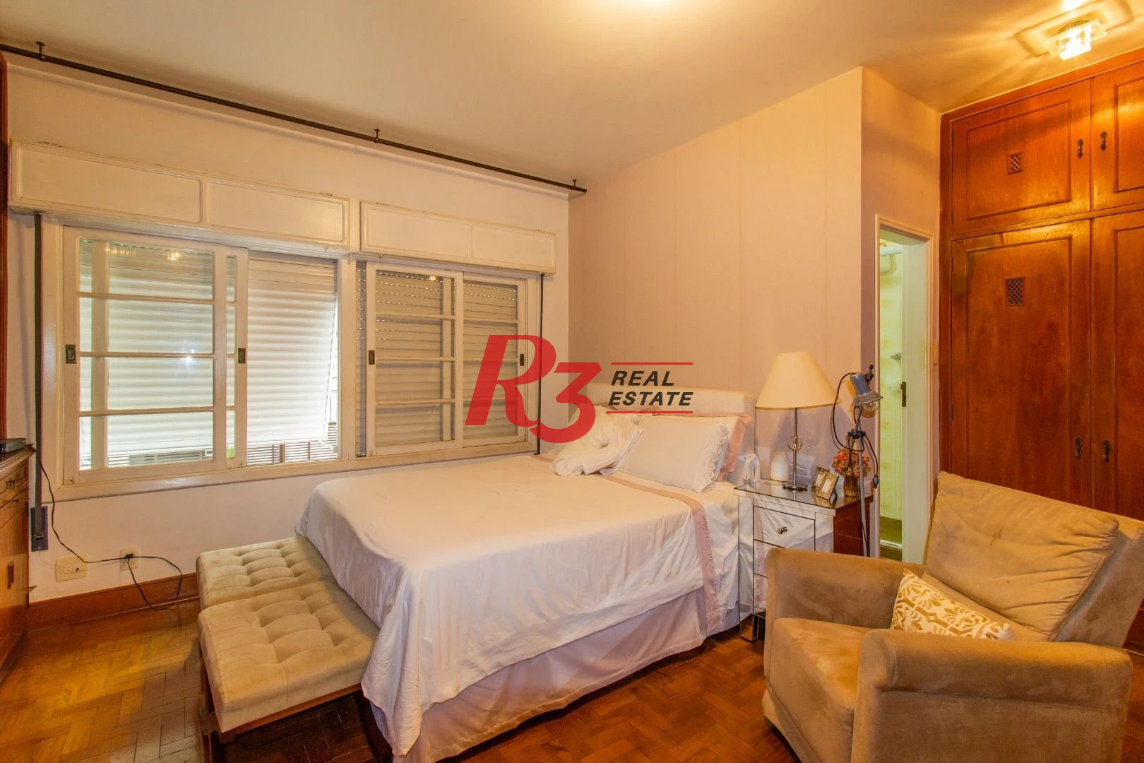 Sobrado para alugar, 320 m² por R$ 16.902,00/mês - Gonzaga - Santos/SP