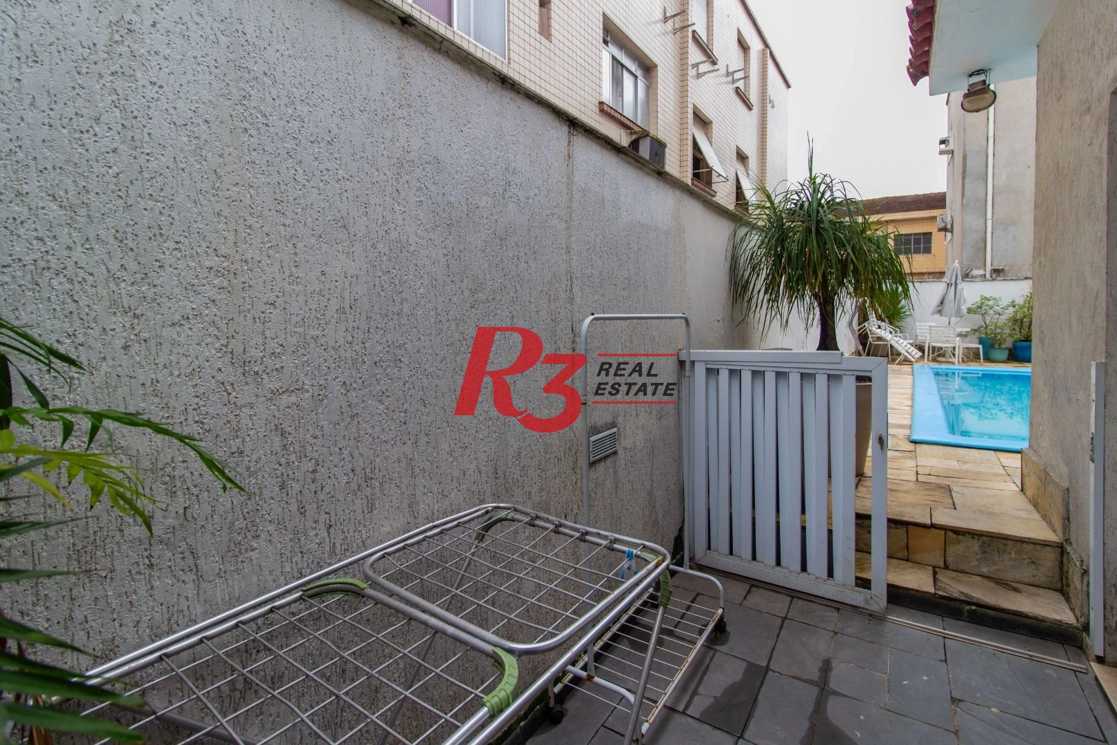 Sobrado para alugar, 320 m² por R$ 16.902,00/mês - Gonzaga - Santos/SP