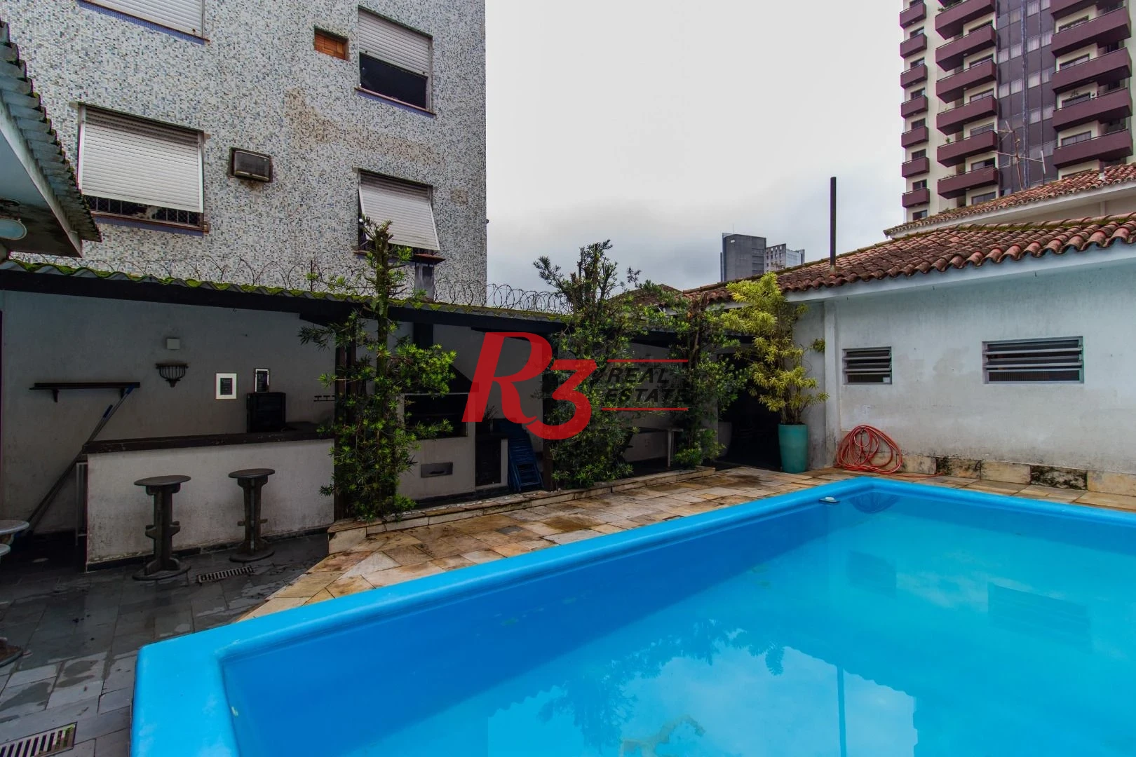 Sobrado para alugar, 320 m² por R$ 16.902,00/mês - Gonzaga - Santos/SP