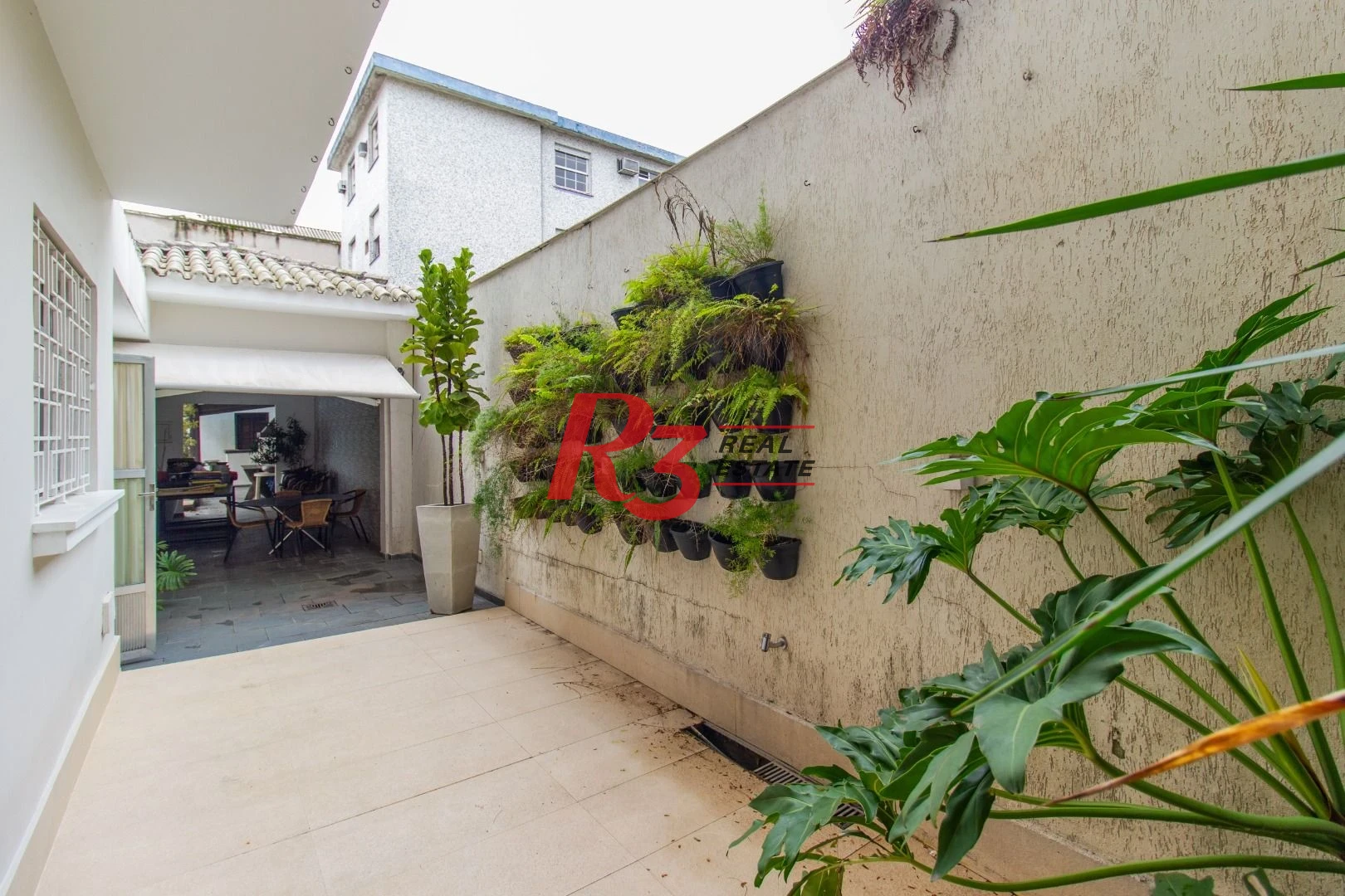 Sobrado para alugar, 320 m² por R$ 16.902,00/mês - Gonzaga - Santos/SP