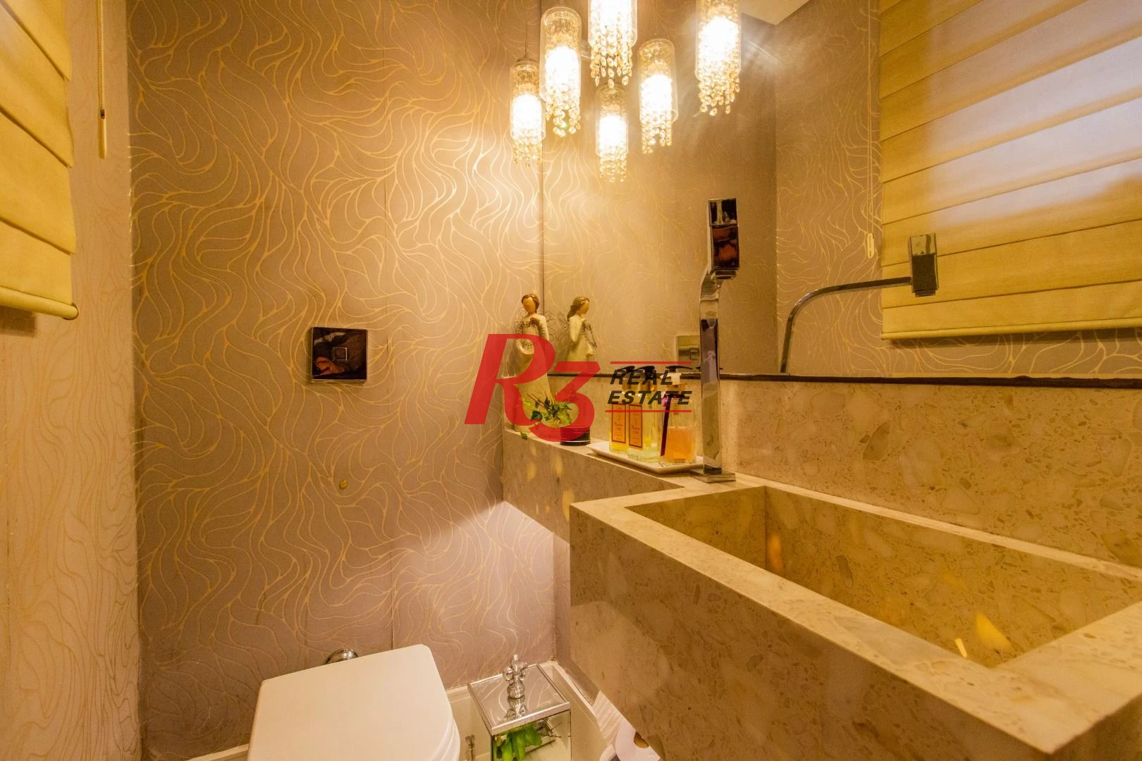 Sobrado para alugar, 320 m² por R$ 16.902,00/mês - Gonzaga - Santos/SP