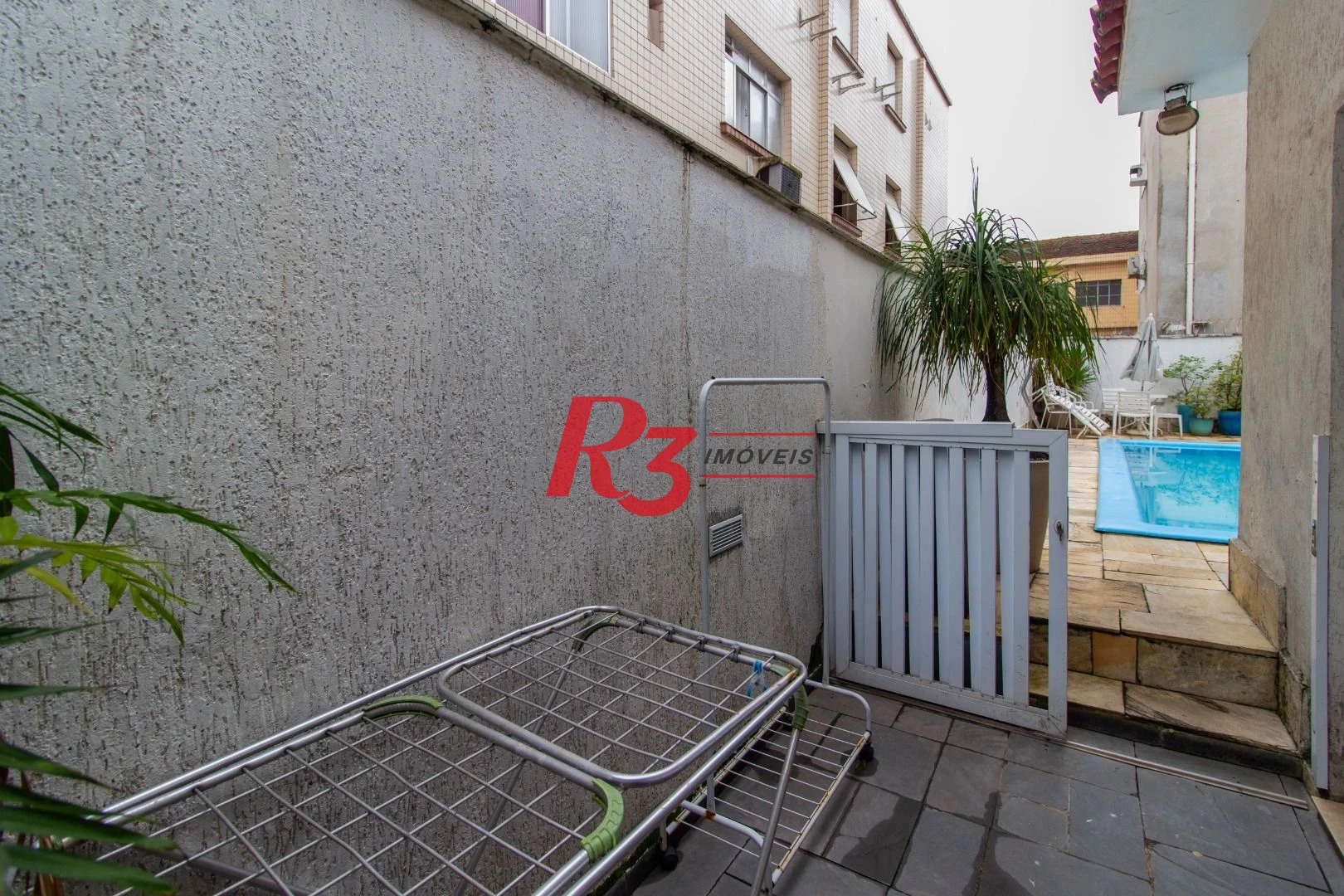 Sobrado para alugar, 320 m² por R$ 16.902,00/mês - Gonzaga - Santos/SP