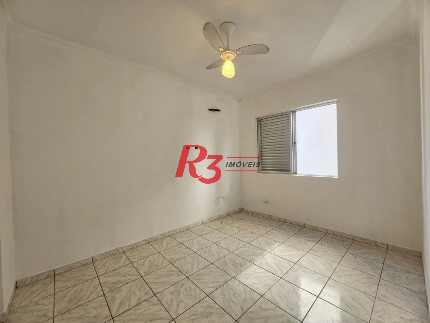 Apartamento á venda Frente 2 dormitórios  2 salas Dependência Completa 1 Vg  Marapé
