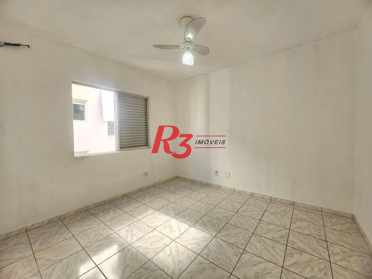 Apartamento á venda Frente 2 dormitórios  2 salas Dependência Completa 1 Vg  Marapé