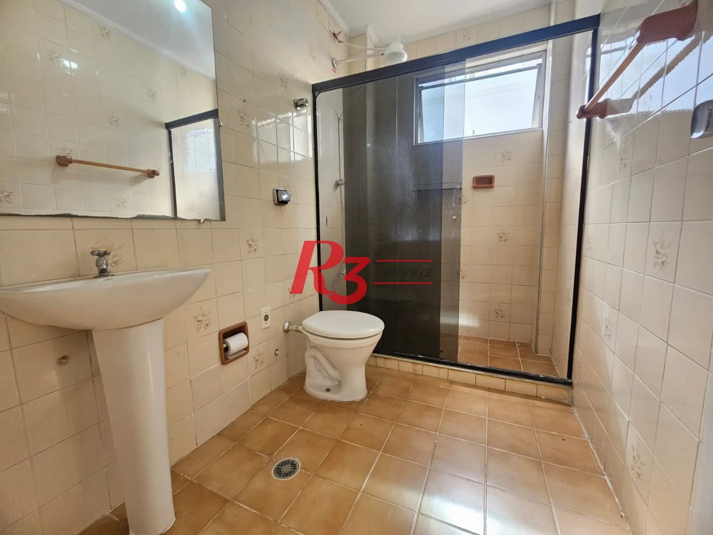 Apartamento á venda Frente 2 dormitórios  2 salas Dependência Completa 1 Vg  Marapé