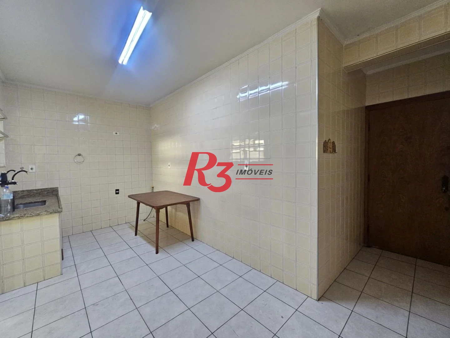Apartamento á venda Frente 2 dormitórios  2 salas Dependência Completa 1 Vg  Marapé