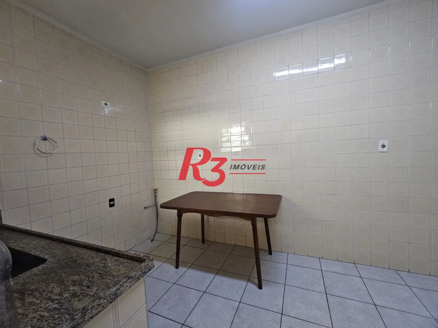 Apartamento á venda Frente 2 dormitórios  2 salas Dependência Completa 1 Vg  Marapé