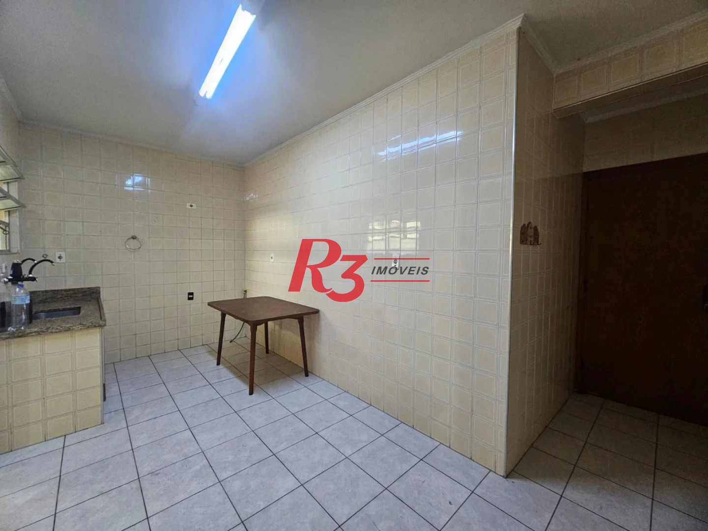 Apartamento á venda Frente 2 dormitórios  2 salas Dependência Completa 1 Vg  Marapé
