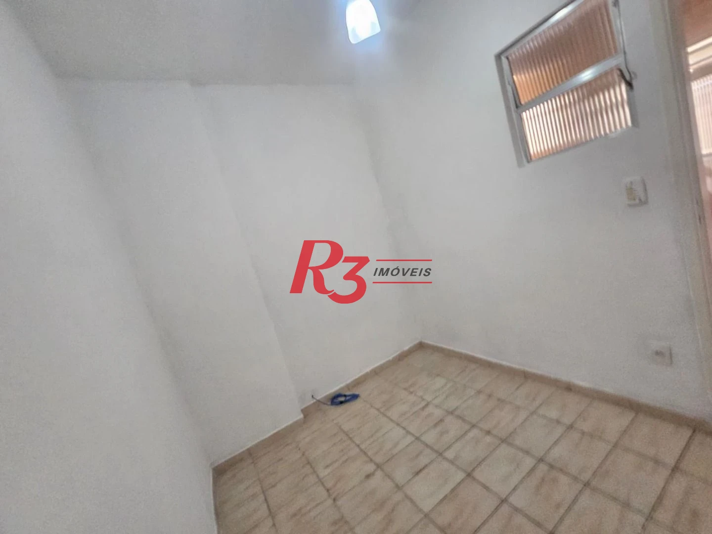 Apartamento á venda Frente 2 dormitórios  2 salas Dependência Completa 1 Vg  Marapé
