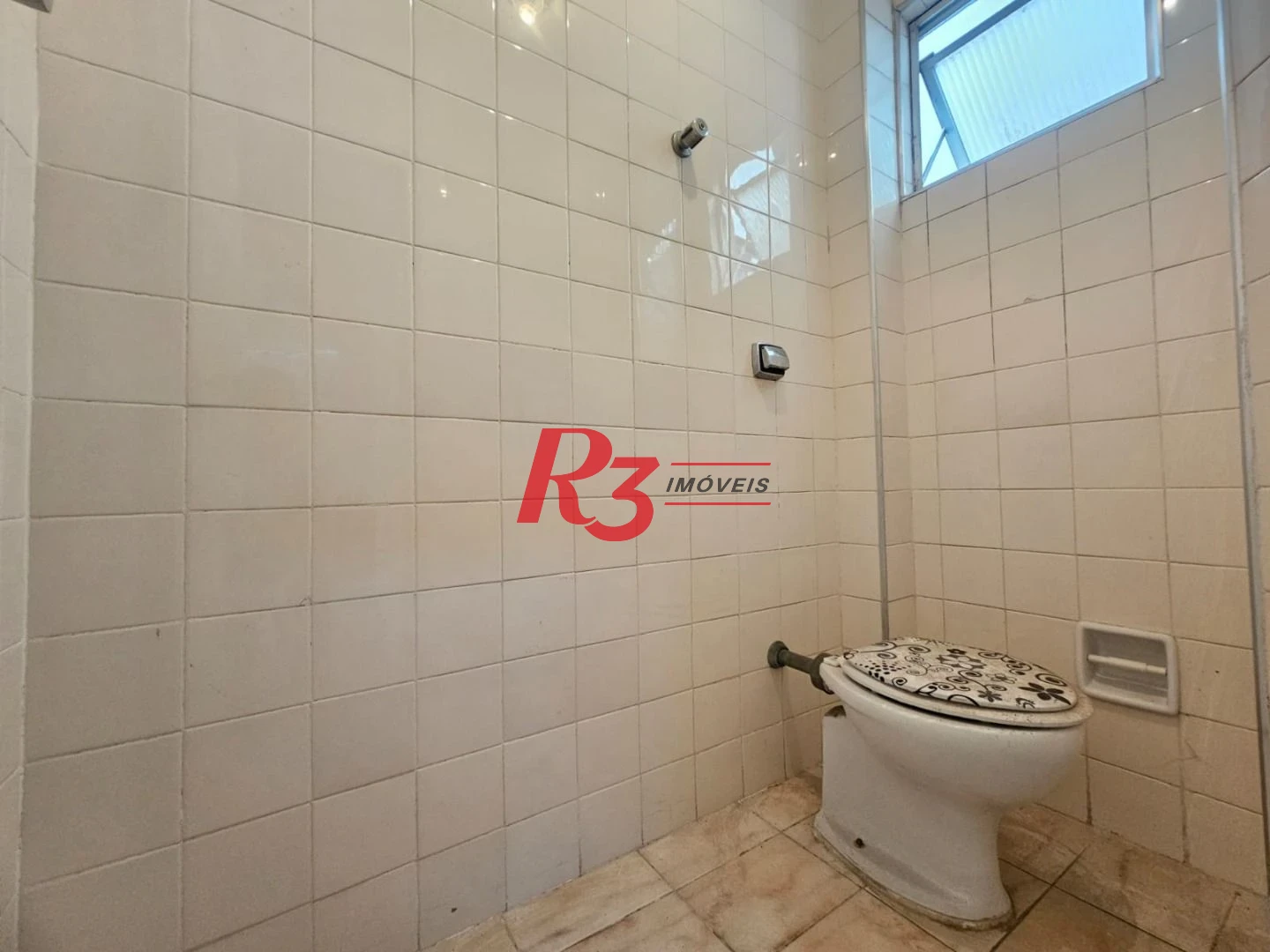 Apartamento á venda Frente 2 dormitórios  2 salas Dependência Completa 1 Vg  Marapé