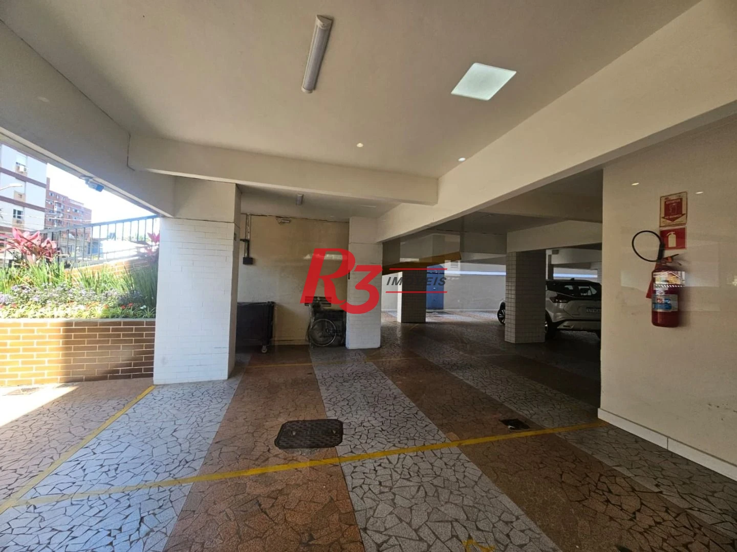Apartamento á venda Frente 2 dormitórios  2 salas Dependência Completa 1 Vg  Marapé