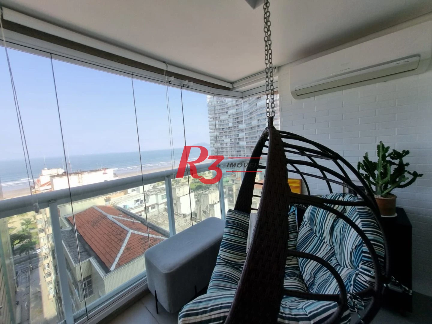 Porteira fechada! Excelente apto. no requisitado Estanconfor de 2 dorms, 68 m², à venda , com linda vista mar!! Oportunidade única!