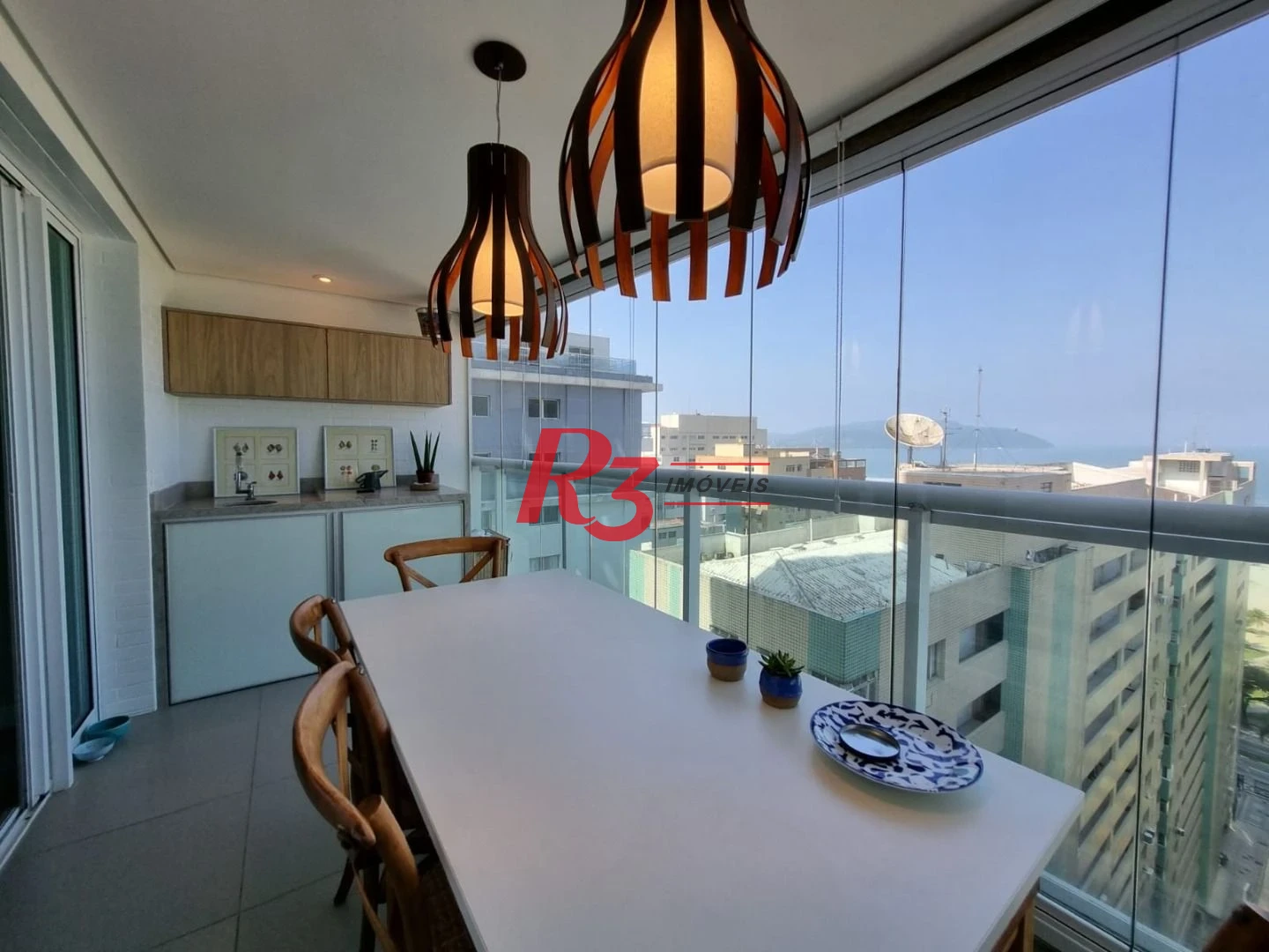 Porteira fechada! Excelente apto. no requisitado Estanconfor de 2 dorms, 68 m², à venda , com linda vista mar!! Oportunidade única!