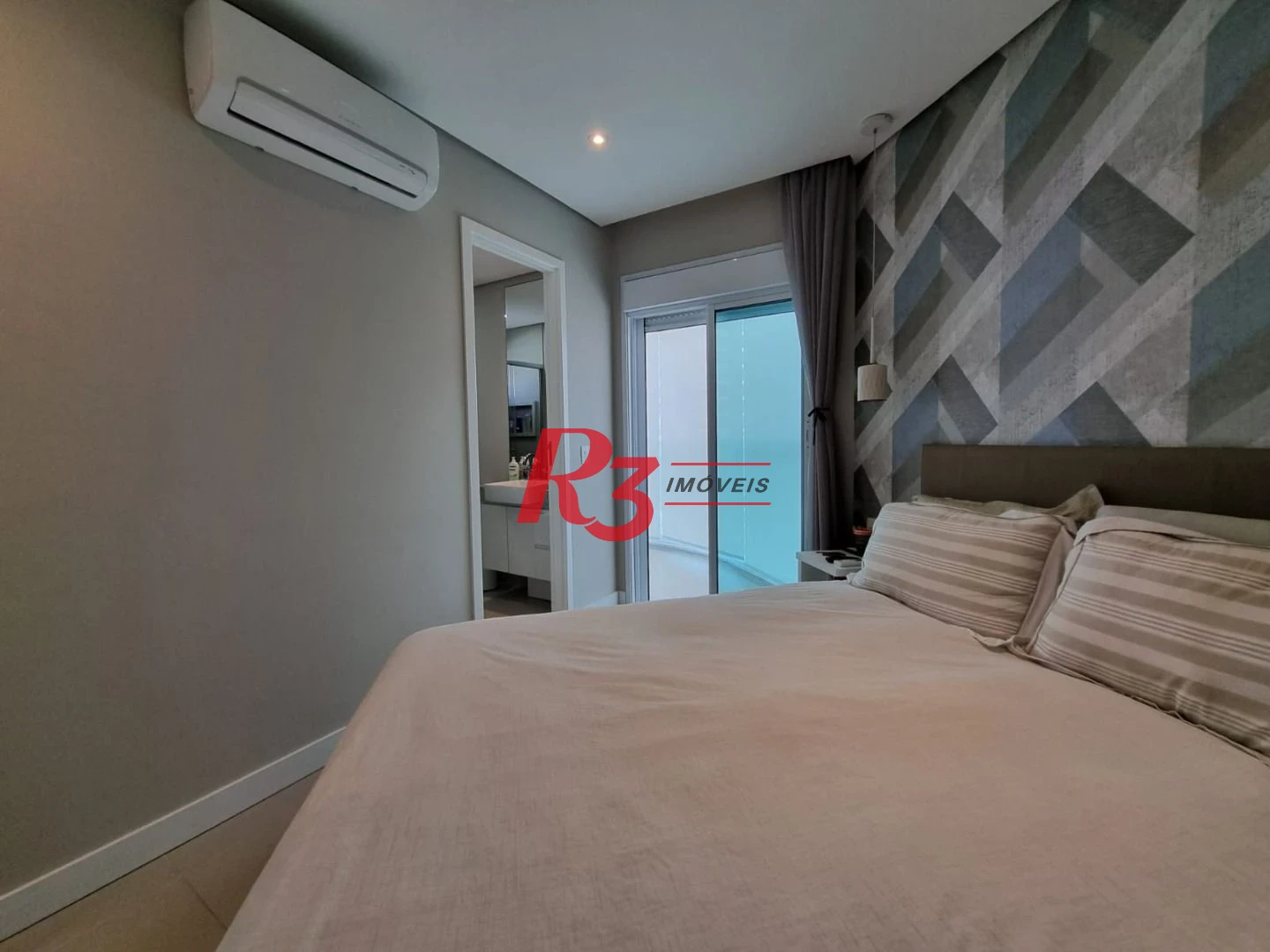 Porteira fechada! Excelente apto. no requisitado Estanconfor de 2 dorms, 68 m², à venda , com linda vista mar!! Oportunidade única!
