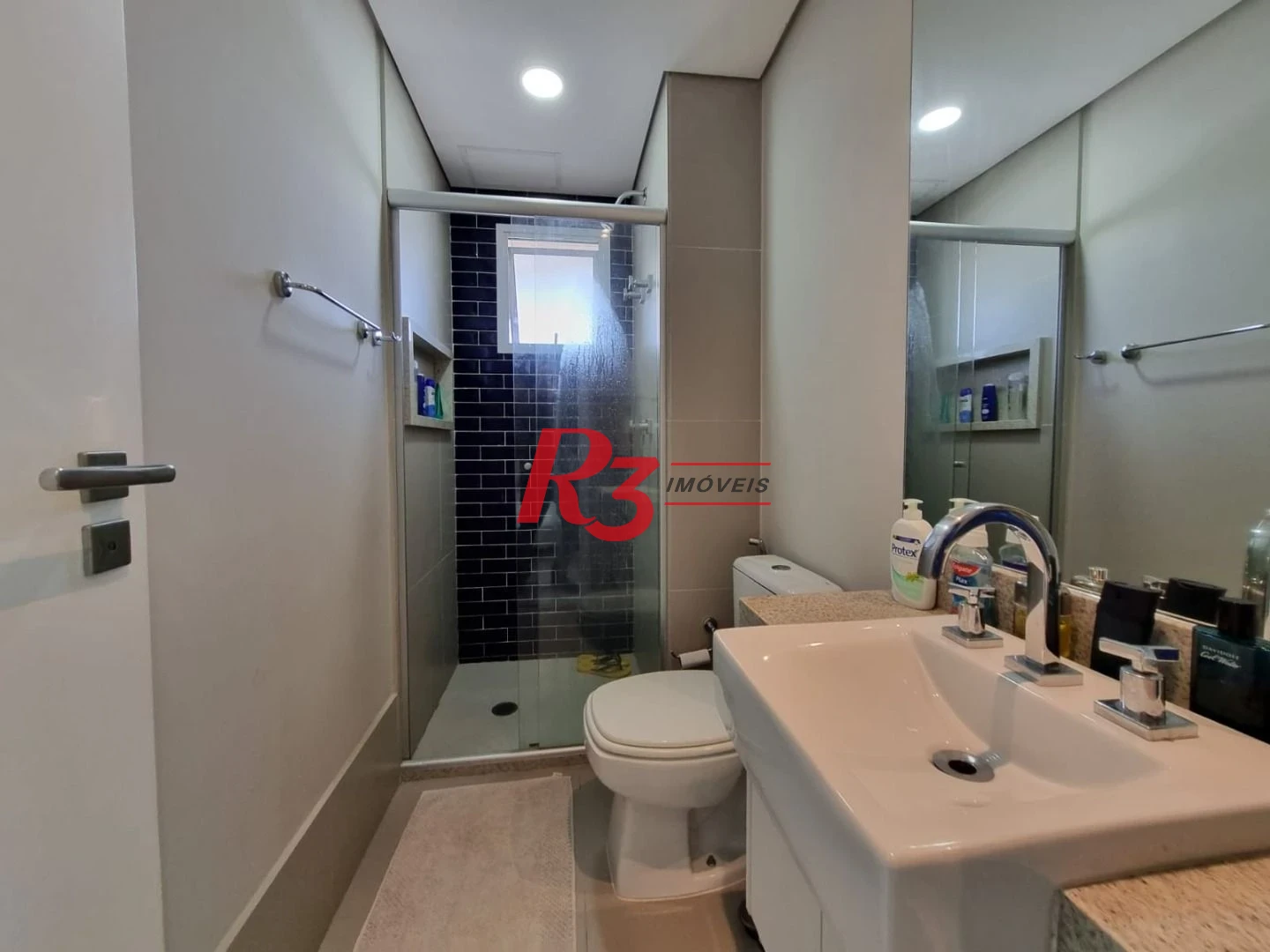 Porteira fechada! Excelente apto. no requisitado Estanconfor de 2 dorms, 68 m², à venda , com linda vista mar!! Oportunidade única!