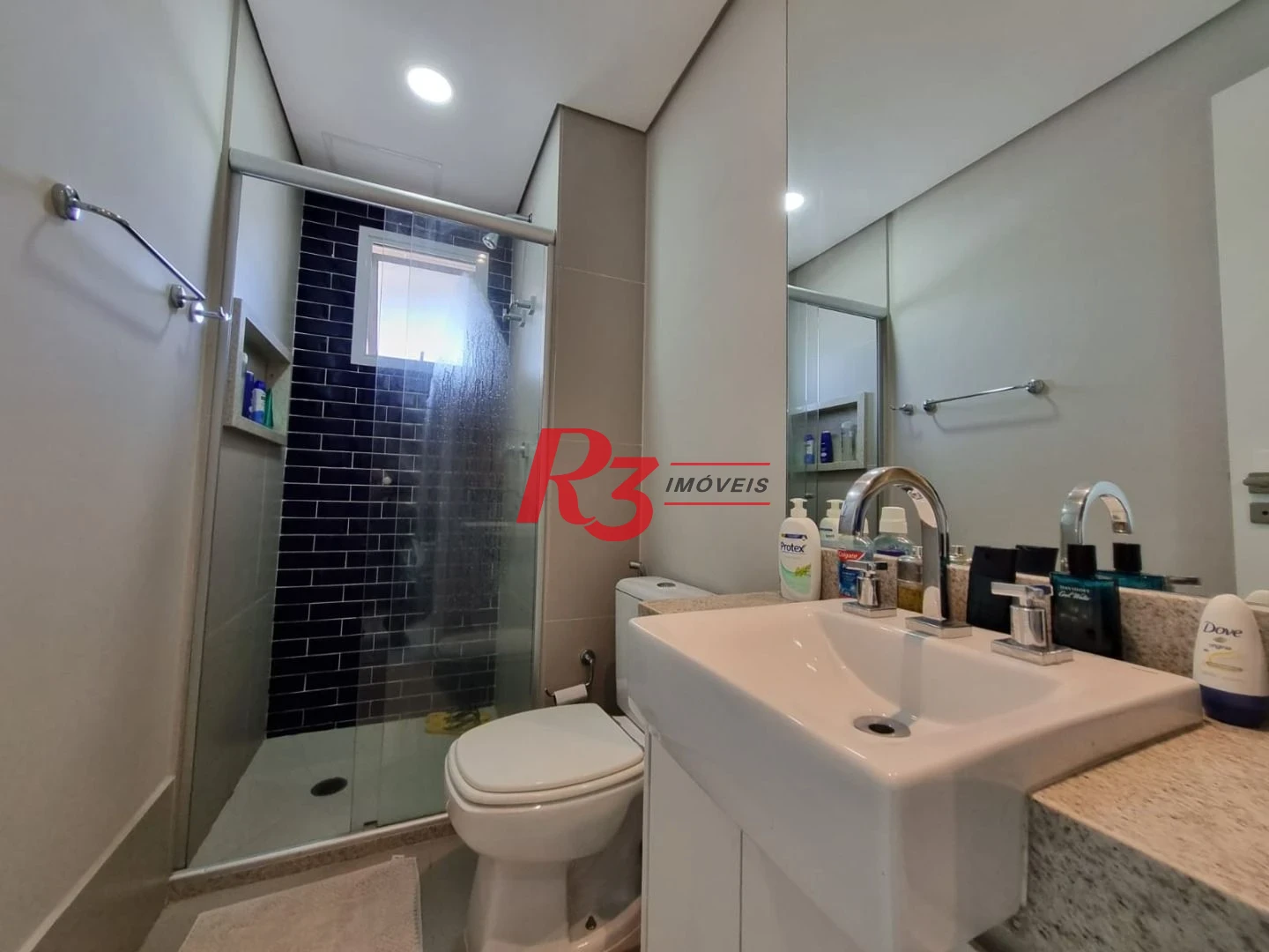 Porteira fechada! Excelente apto. no requisitado Estanconfor de 2 dorms, 68 m², à venda , com linda vista mar!! Oportunidade única!