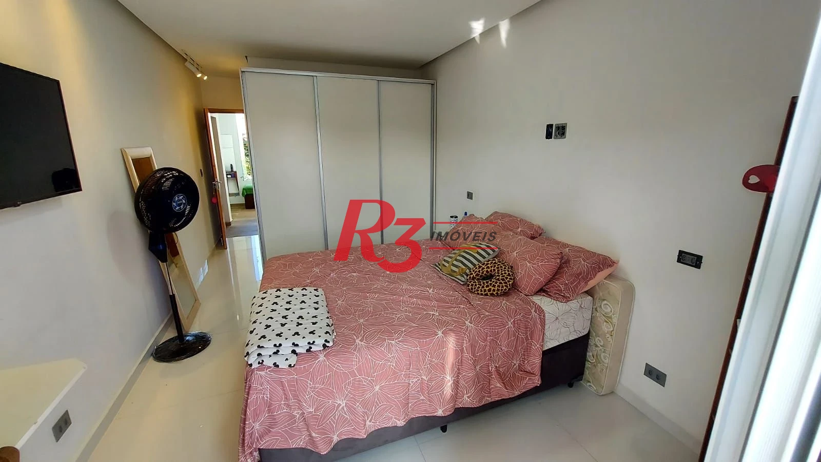 Sobrado à venda, 240 m² por R$ 1.200.000,00 - Jardim Independência - São Vicente/SP
