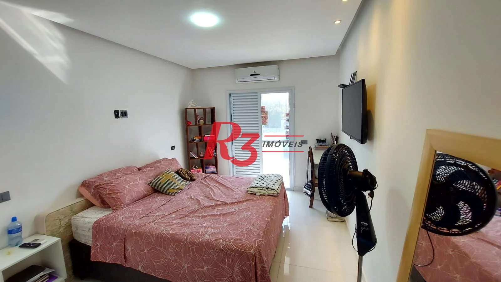 Sobrado à venda, 240 m² por R$ 1.200.000,00 - Jardim Independência - São Vicente/SP