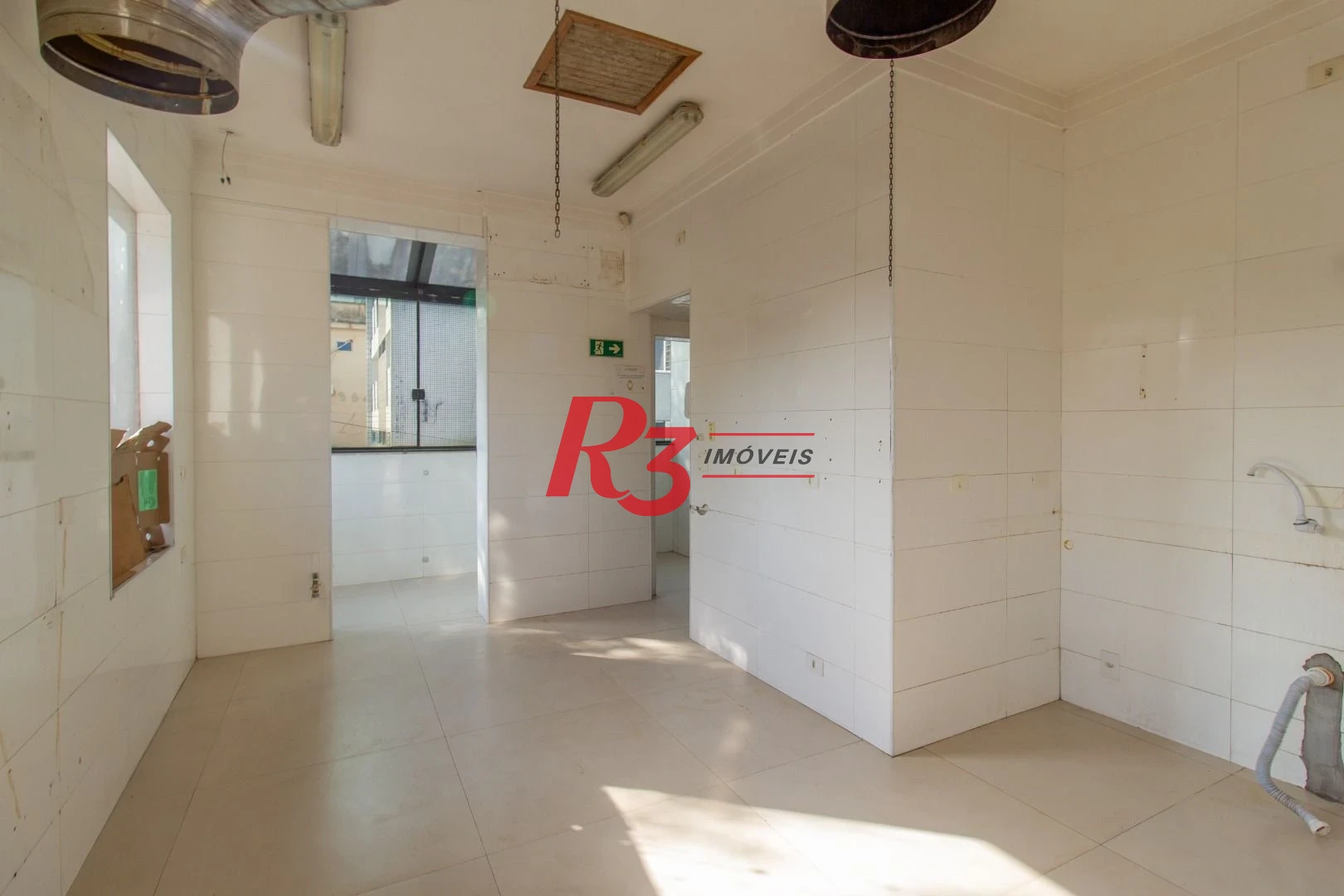 Casa para alugar, 323 m² por R$ 21.000,00/mês - Boqueirão - Santos/SP