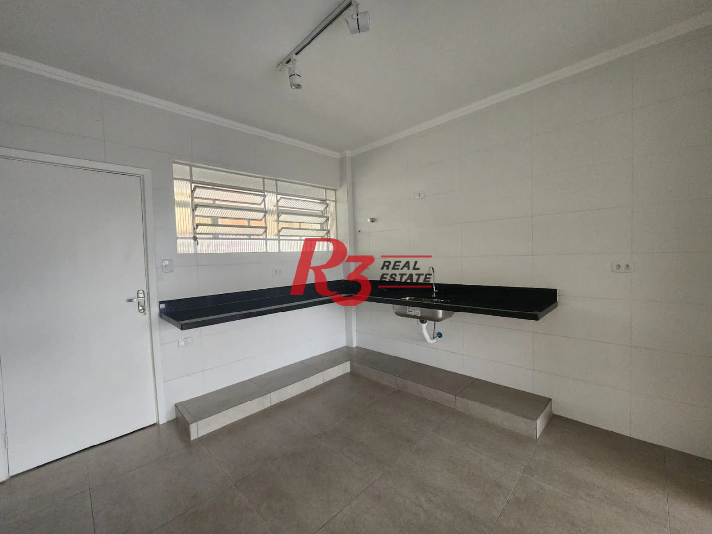 Apartamento com 3 dormitórios à venda, 121 m² por R$ 890.000,00 - Embaré - Santos/SP