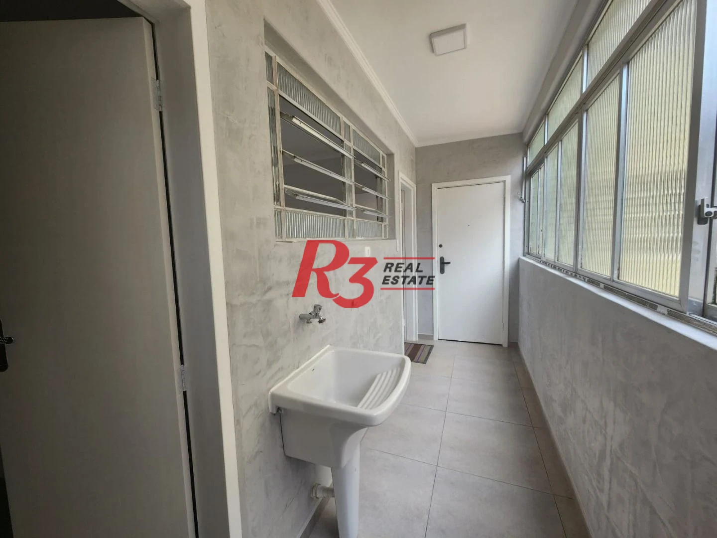 Apartamento com 3 dormitórios à venda, 121 m² por R$ 890.000,00 - Embaré - Santos/SP